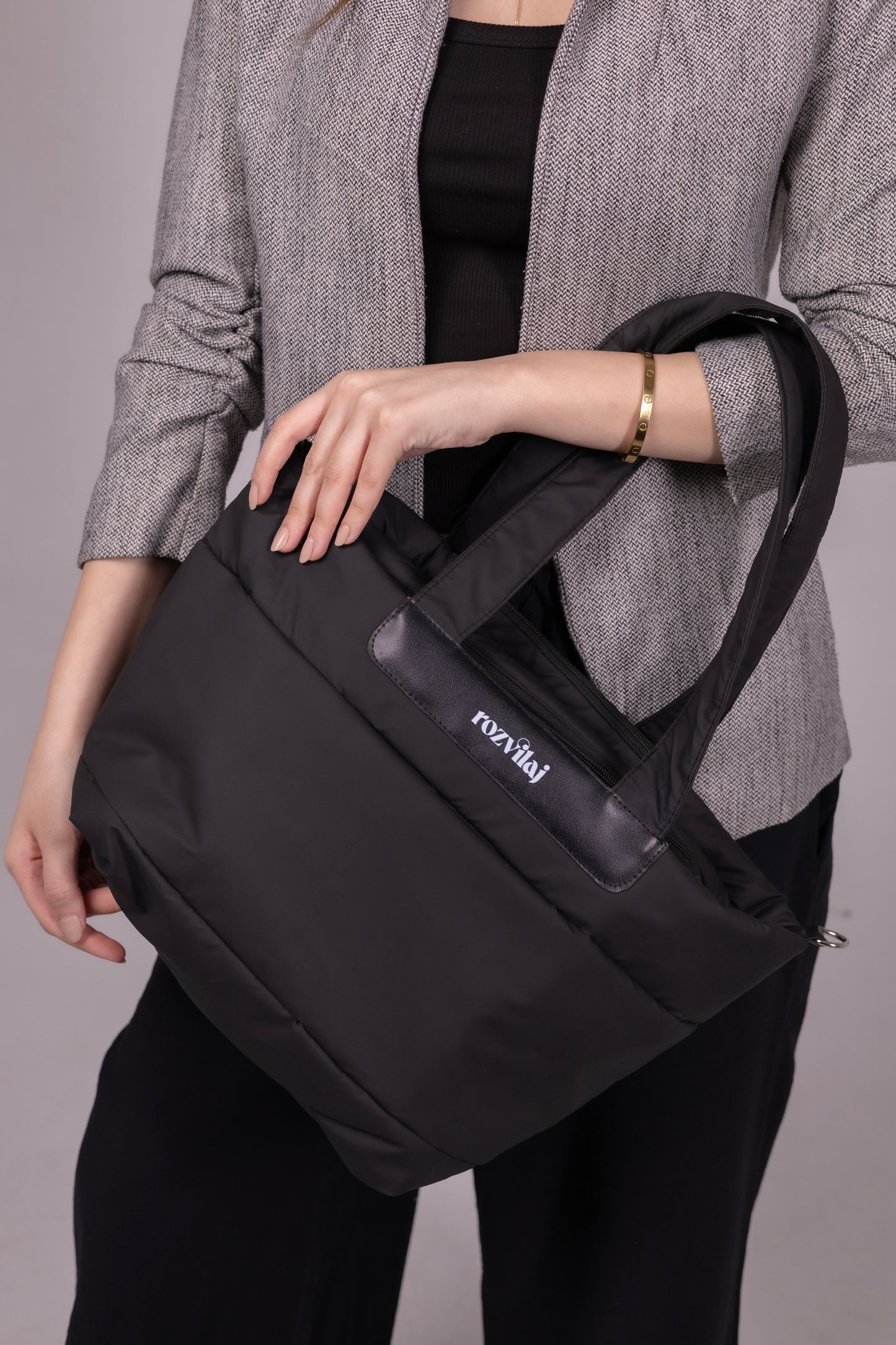 Venera Small - Black