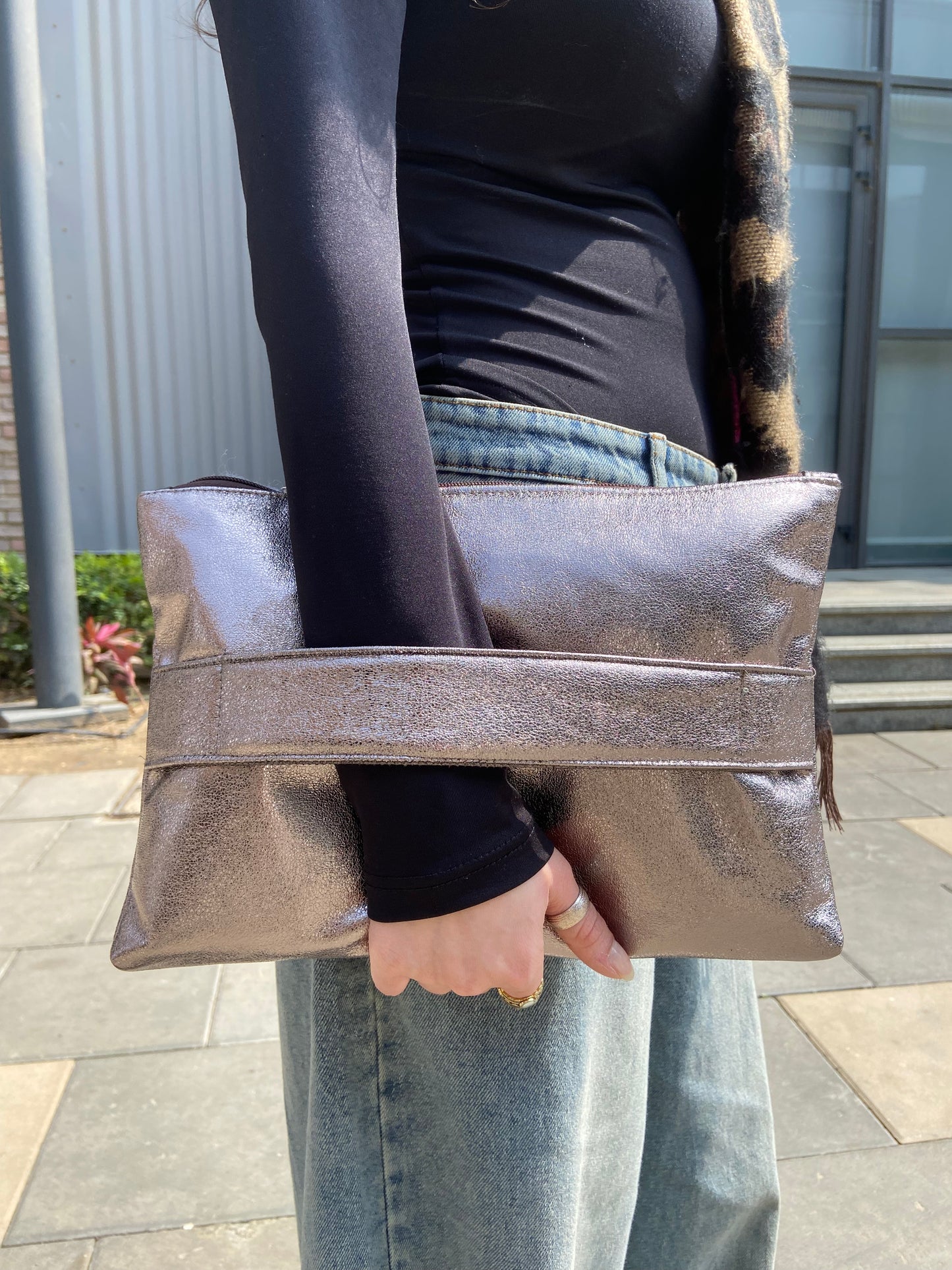 Nova Clutch - Metallic Bronze